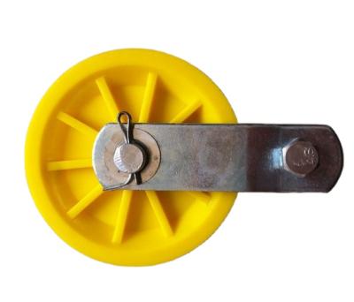 China Durable Pulley For Poultry System Poultry Farm Hanging System for sale