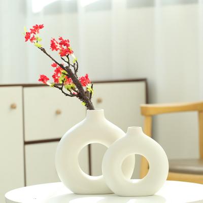 China Modern Nordic Dried Flower Arrangemet Home Decoration Accessories Office Desktop Living Room Flower Vase Ceramic Donut Vase Set for sale