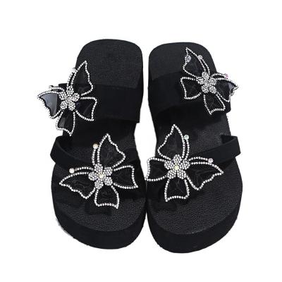 China CUSHIONING new suit large size border independent arch lattice diamond flash sandals and slippers summer women's slippers for sale