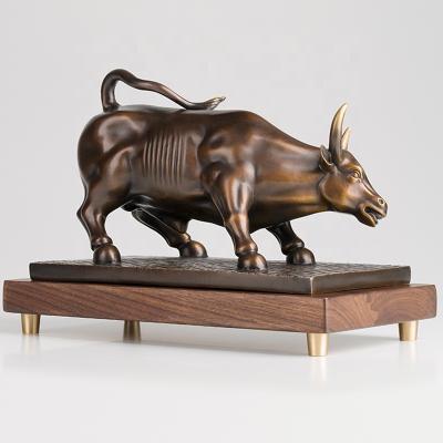 China China Metal Cattle Bull Casting Brass Statue Crafts Miniature Small Decor Ox Ornaments for sale