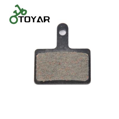 China Mountain bike parts/city bike/BMX bicycle disc brake pads with spring included 611 compatible with most types of MTB bikes bmx parts for sale