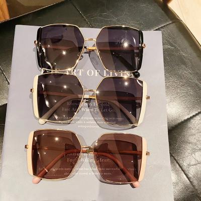 China 2021 Oversized Fashion Sunglasses New Arrival Shades Women Polarized Irregular Sunglasses Fashion Sun Lenses for sale