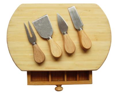 China Sustainable Promotional Cheese Set High Quality Wooden Cheese Box With Cheese Knives for sale