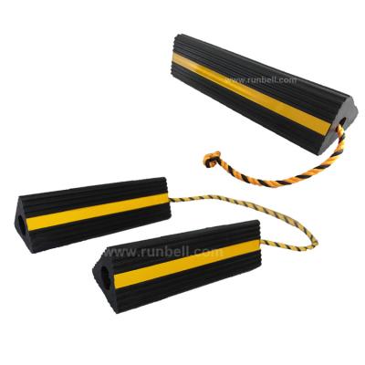 China Durable Heavy Duty 24 Inch Aircraft Aviation Rubber Wheel Chocks Pair Or Single With Rope for sale