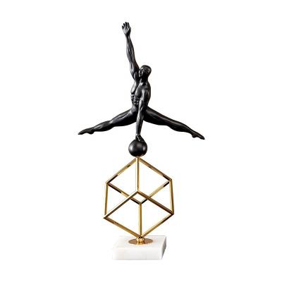 China Minimalist Modern Home Crafts Figure Gym Decor Metal Decor Office Desk Decoration for sale