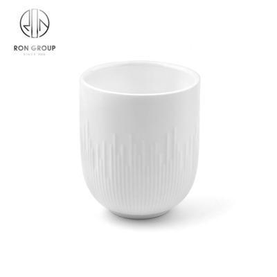 China Sustainable Wholesale Wedding Decoration Restaurant Shake White Porcelain Mug Striped Custom Ceramic Coffee Mug for sale