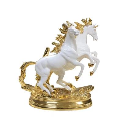 China Luxury Modern Antique Art Gold Figurine Resin Art Crafts Europe Horse Animal Sculpture Crafts Home Decor Resin Figure for sale