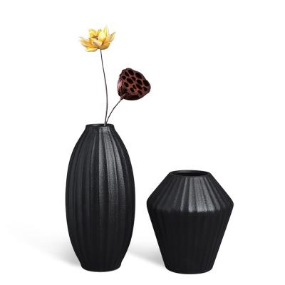 China Modern Antique Chinese Style Frosted Fambe Black Ceramic Flower Vase for sale