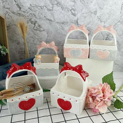 China Valentine Gifts Heart Design Ceramic Gift Basket Food and Candy Container Hamper Artistic Wedding Decoration for sale