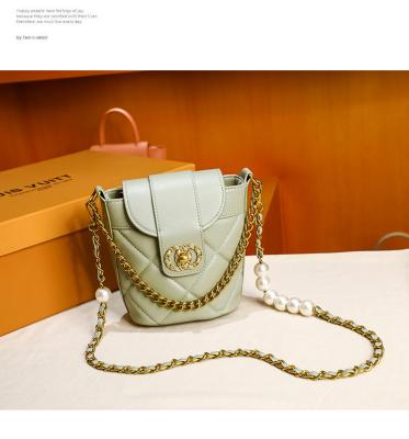 China NATIONAL factory direct sales fashion casual women travel leather cross - body bag for sale