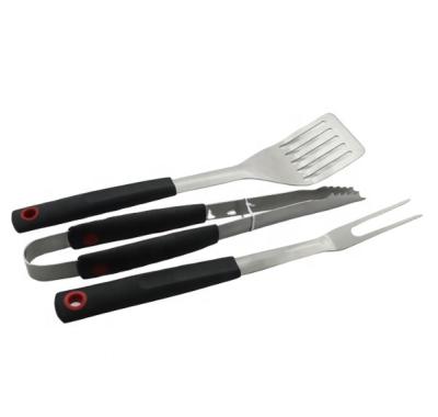 China Easily Cleaned 3pcs Stainless Steel BBQ Set With Fabulously Designed TPR Handle Window Box Packaging for sale