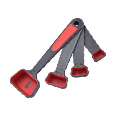 China Sustainable Drop Shipping Collapsible 4 Pieces TPR Plastic Doser Set In Red Color for sale