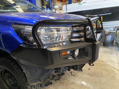 Chine Acier Front Bull Bar For Toyota Hilux Revo Vigo Nissan Navara Np de Wholesale Powder Coated de fabricant d'OEM 300 D40 à vendre