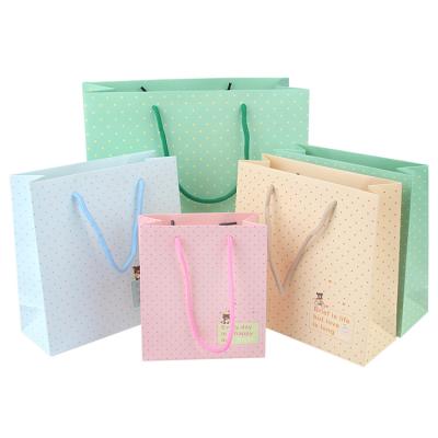 China Gift Bag Handmade Flower Wedding Paper Bag Handbag Heart Gift Bag Return Gift Small Flower for sale