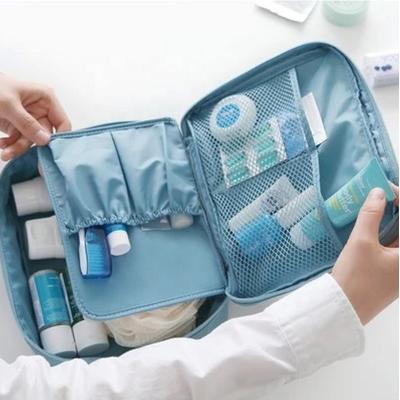 China Morden OEM/ODM Women Cosmetic Organizer Waterproof Female Travel Girl Outdoor Makeup Bag for Women for sale