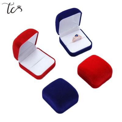 China OEM/ODM Recyclable Fashion Flocking Memorial Velvet Ring Box Wedding Boxing Ring Oblique Brooch Jewelry Box for sale