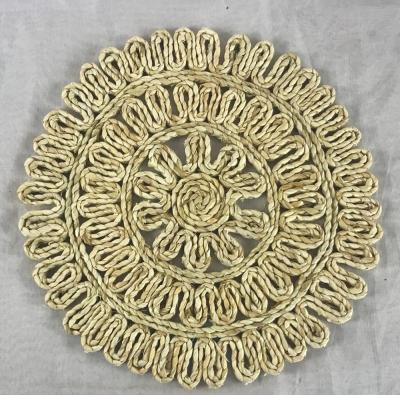 China Extra Thick Mat Natural Handmade Woven Table Coasters Straw Braided Dining Table Mats Placemat Insulation Pad Sustainable Corn for sale