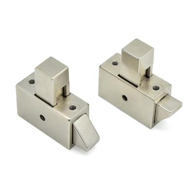 China 30*32 mm Zinc Alloy Spring Loaded Lock Latch Bolt Push to Close Catch Toggle Latch for sale