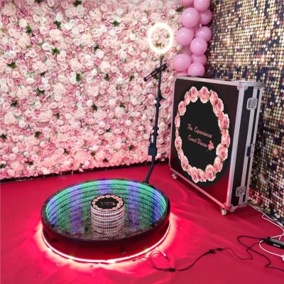 China Party Low Price Multi Functional 360 Degree Platform Photo Booth Mirror Selfie Photo Booth for sale