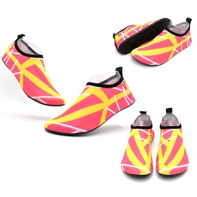 China Non-slip women's single pink wading sports outdoor aqua shoes, soft unique breathable yoga shoes, customized to their own patterns for sale