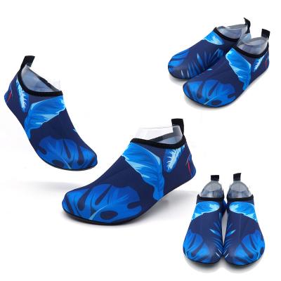 China Deep Blue Print Anti-skid Men's Tropical Plant Water Quick-drying Shoes Breathable Swimming Shoes for sale