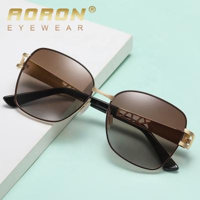 China Luxury Oversized Diamond Vintage Polarized Resin Lens Metal Frame Fashion Sunglasses Ladies Shape Square Sun Glasses For Women for sale