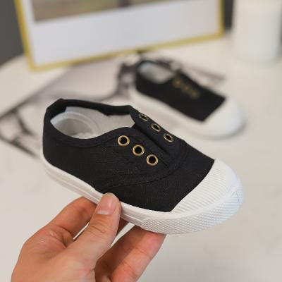 China Manufacturers Breathable High Quality Toddler Baby Shoes China Black White Walking Shoes Breathable Old Wear 6moths Lightweight Slip On Shoe for sale