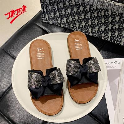 China 2021 Quality Assurance Slippers Lightweight White Black Custom Summer Slippers Desginer for sale