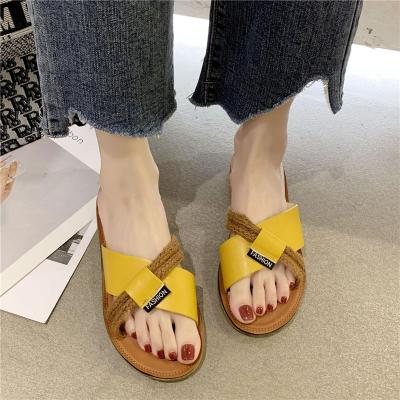 China Custom Black Slippers Sandal Slippers Light Weight Hot Selling Yellow White Yellow Cheap Shoes for sale