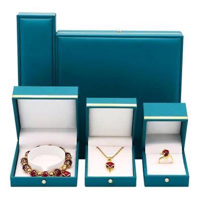 China Factory Wholesale Elegant Luxury Jewelry Packaging Box Dark Green Jewelry Box For Ring Bracelet Necklace for sale