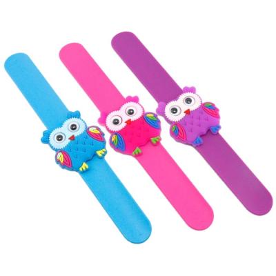 China Mini Toy Flybear Cute Silicone Eco-Friendly Kids Snap On Wristband Lovely Owl Printed On Silicone Wristband Flash Toys for sale