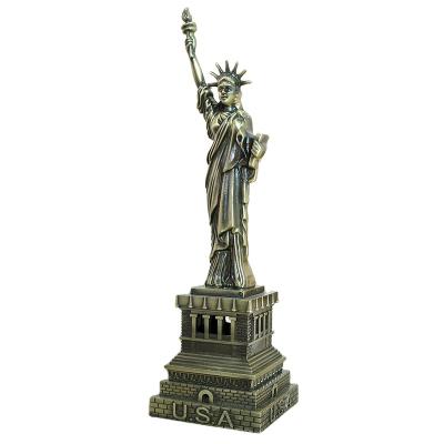 China Liberty Sculpture Europe Landmark Wholesale Souvenir Crafts USA Zinc Alloy Statue For Home Decoration for sale