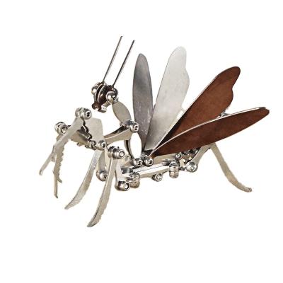 China Custom Hot Selling Europe Stainless Steel Mini Mantis Model Toy Crafts For Home Decoration for sale