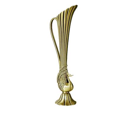 China Vintage Manufacturer Directly Sale Gold Metal Flower Vase Decorative Peacock Flower Stand For Wedding for sale