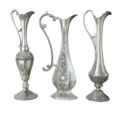 China 2022 New Vintage Design Alloy Metal Flower Vase Home Decoration Europe Style Antique Silver Flower Vase for sale