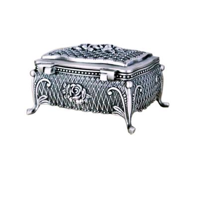 China Manufacturer Directly Sale Vintage Metal Carved Flower Jewelry Box Creative Gift Vintage Ornament Zinc Alloy Box for sale