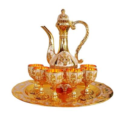 China Top 2021 Luxurious Selling Retro Wholesale Ray Set Furniture Decoration Handicrafts Royal Wine Glass Wine Jug for sale