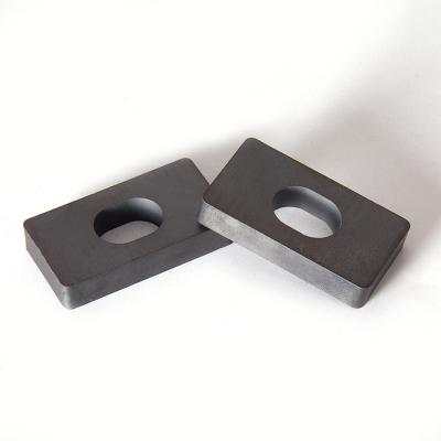 China Industrial Iron Boron Zhonghang OEM ODM Favorable Price Cuboid Magnets Disc Ferrite Magnets for sale