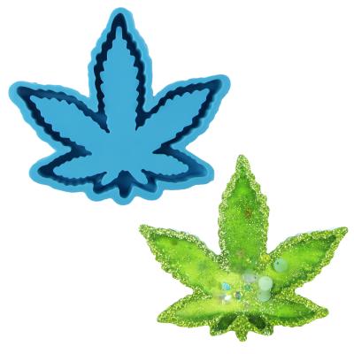 China Large Size Stocked DIY Pot Leaf Weed Epoxy Mold Hemp Leaf Form Ashtray Silicone Mold For Resin for sale