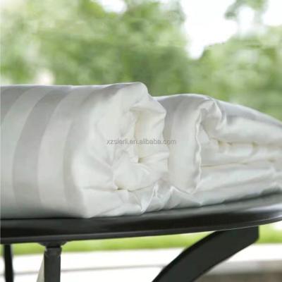 China Anti-allergy Hand Made Stripe Shell Blanket 100% Mulberry Silk Filling China Luxury Silk Comforter for sale