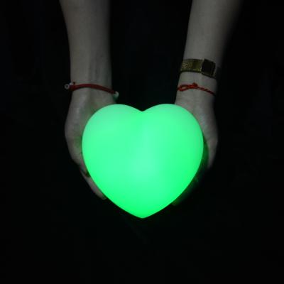 China Modern led table lamp fast delivery small heart lights table led light for indoor for sale