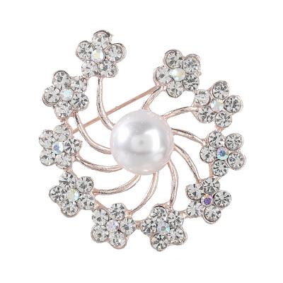 China Luxury Flower and Plant Brooch Women Fashion Jewelry Brooches with 18K Gold Color for sale