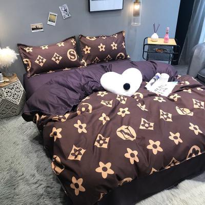 China Modern Style Queen or King Size Bedding Set with Polyester Duvet Cover and Pillowcase for sale