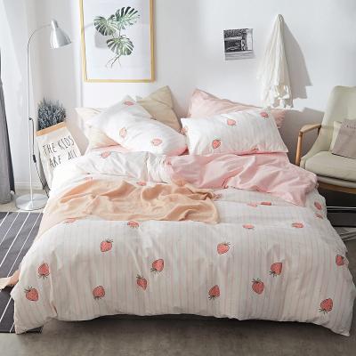 China 100% Cotton Duvet Cover Set Kawaii Strawberry Quilt Cover for Baby Crib in Bedroom for sale