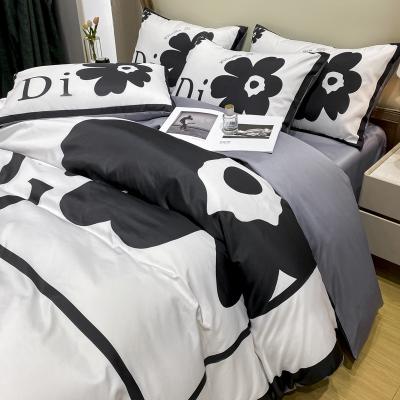 China Sustainable Luxury Home Textile Designer Bedding Set with Flower Bed Duvet Cover for sale