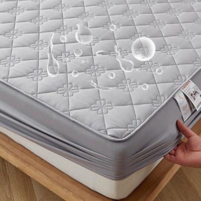 China Experience Maximum Comfort with 300tc Cotton Waterproof Queen Size Mattress Cover for sale