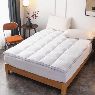 China Extra Thick Cotton and Polyester Mattress Pad with Breathable 7D Spiral Fiber Filling for sale