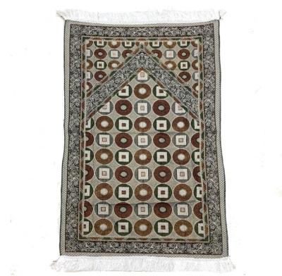 China Handmade Knit Technique 100% Cotton Blanket Portable Braided Designs for Muslim Worship for sale