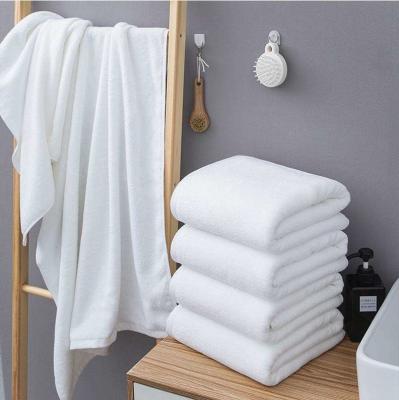 China 300TC Satin White King Size Hotel Duvet Quilt Cover Flat Sheet Set with Solid Pattern for sale