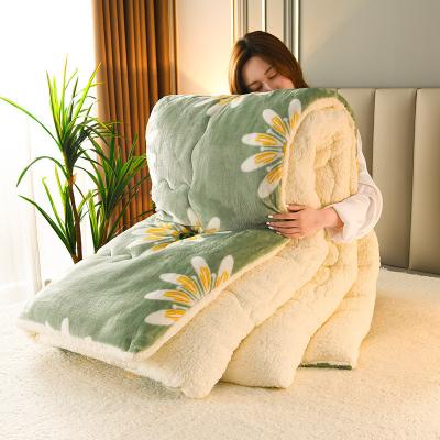 China 100% Polyester All-Season Customized Warm Lamb Fleece Quilt Comforter Bedding Set for sale